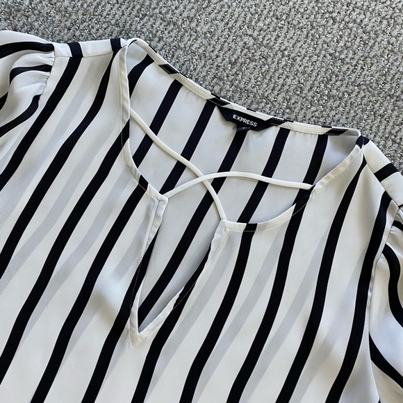 Gorgeous Striped Express Blouse - Picture 11 of 12